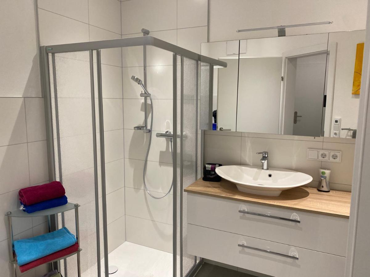 Wohnung City Nord Mit Balkon Herzogsdorf Exteriör bild