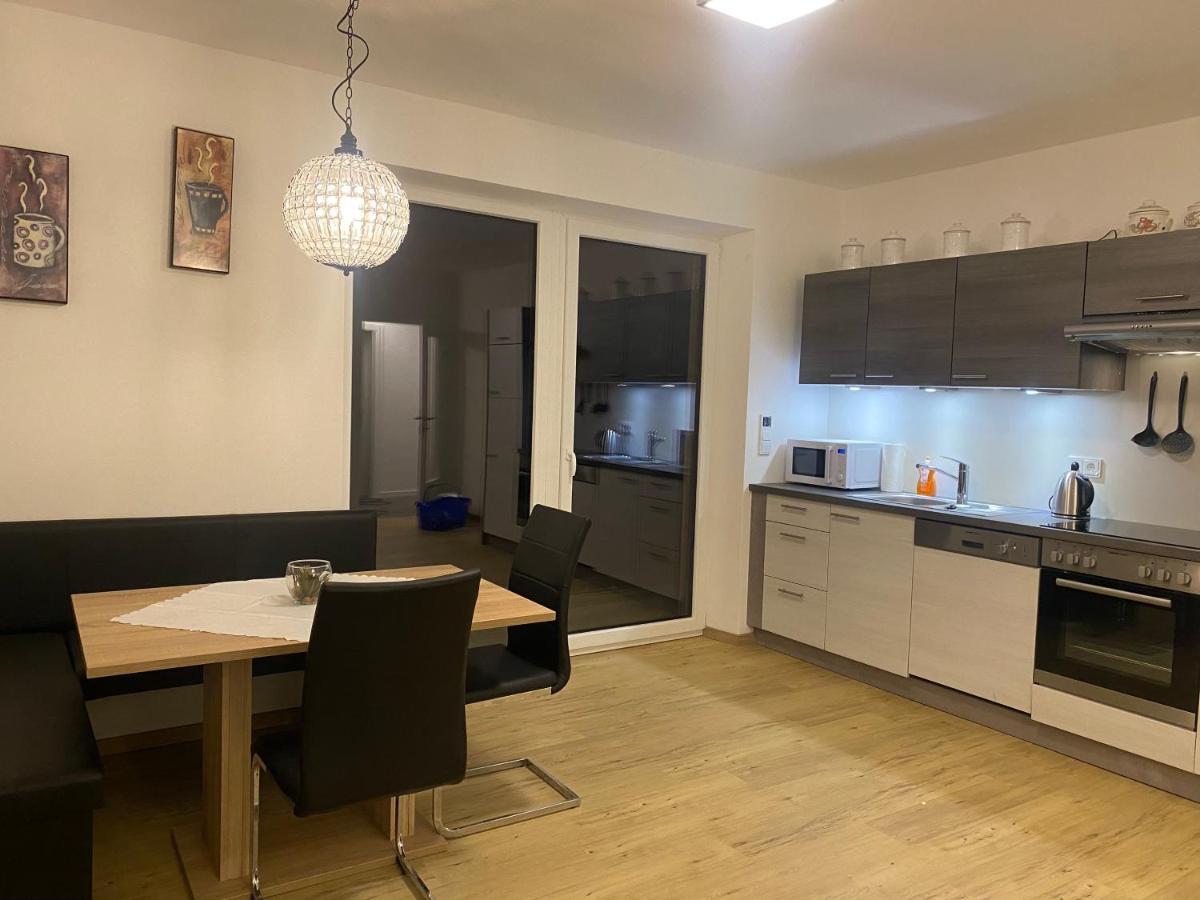 Wohnung City Nord Mit Balkon Herzogsdorf Exteriör bild