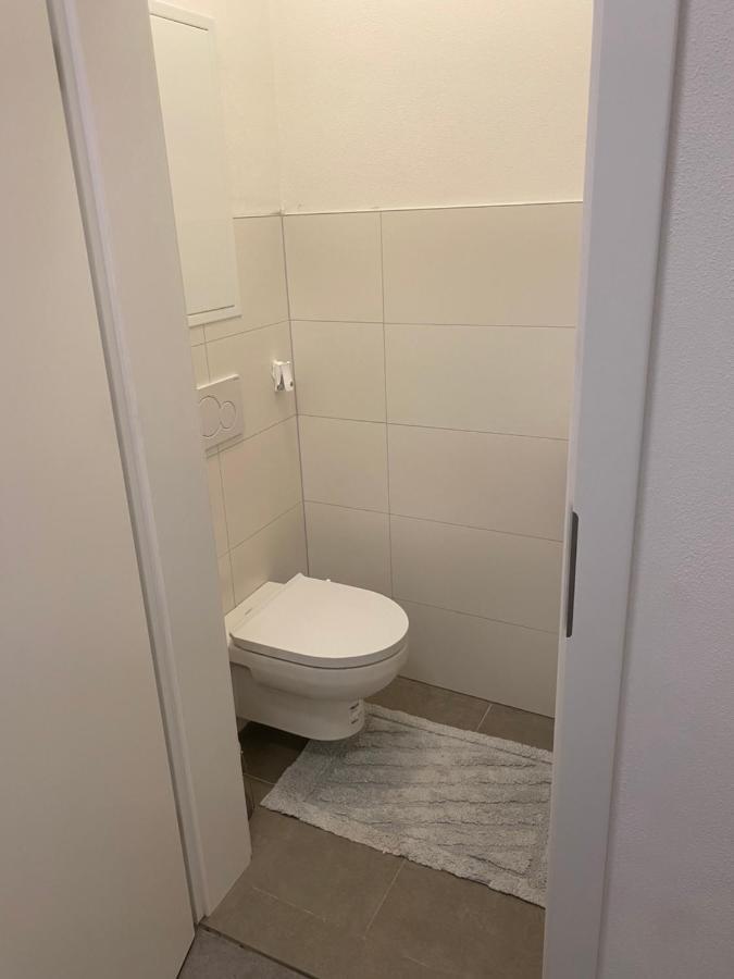 Wohnung City Nord Mit Balkon Herzogsdorf Exteriör bild