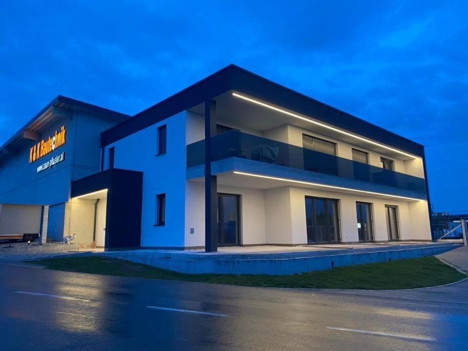 Wohnung City Nord Mit Balkon Herzogsdorf Exteriör bild